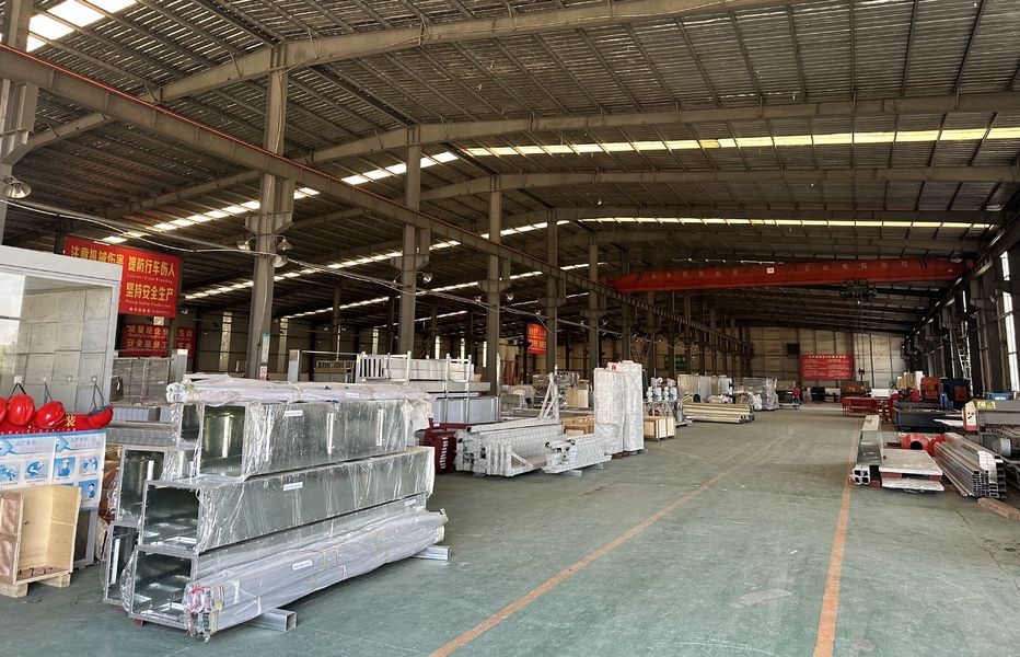 Zhejiang Huier Coating Environmental Protection Equipment Co., Ltd línea de producción del fabricante